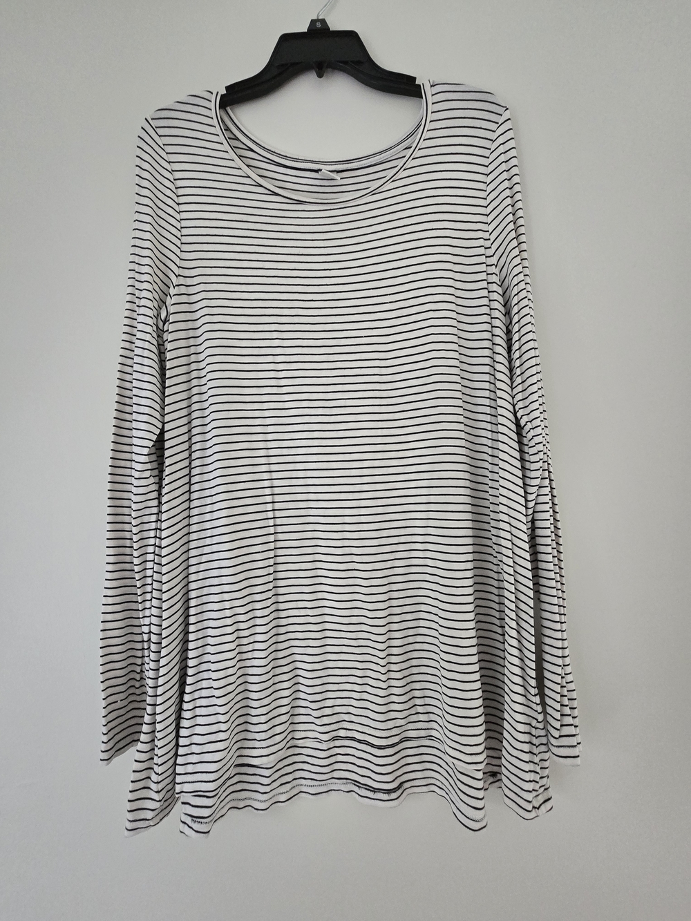 Old Navy Black and White Striped Long-Sleeve Crewneck Top